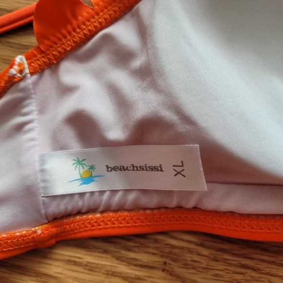 2/$35 NWOT bikini top. Marked XL but I would say more of a M/L at best - Picture 2 of 3